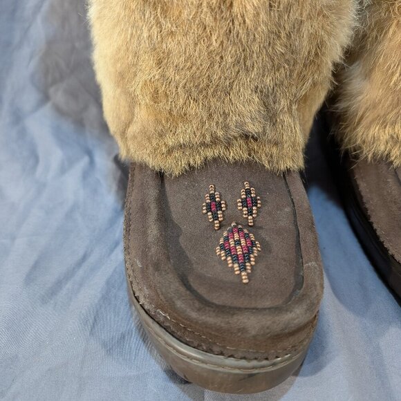 Manitobah Mukluks Brown Suede Rabbit Fur Beaded Mid-Calf Winter Boots - Picture 3 of 10